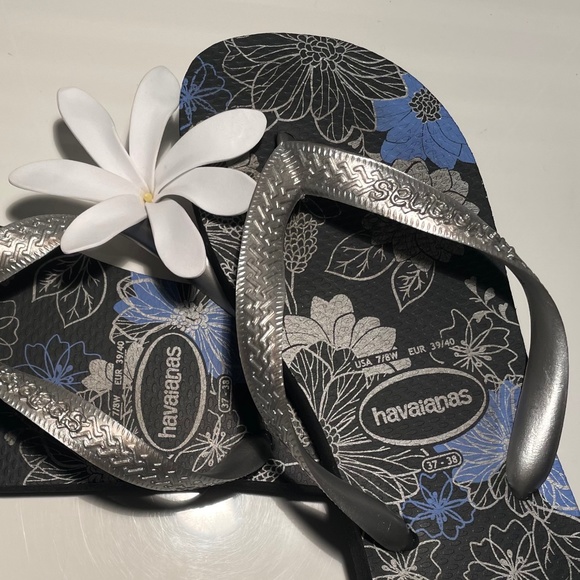 NWOT 🦋 Havaianas floral flip-flops | Size: 7 - Picture 1 of 10